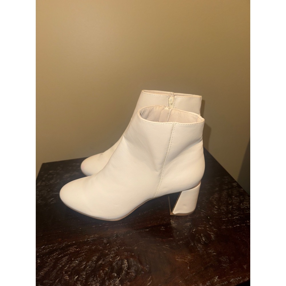 XOXO Womens Off White Cream Faux Leather Block Heel Ankle Booties Size 9.5